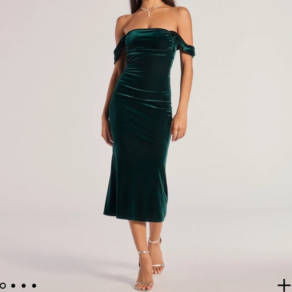 MIDI GREEN VELVET DRESS - Picture 1 of 7